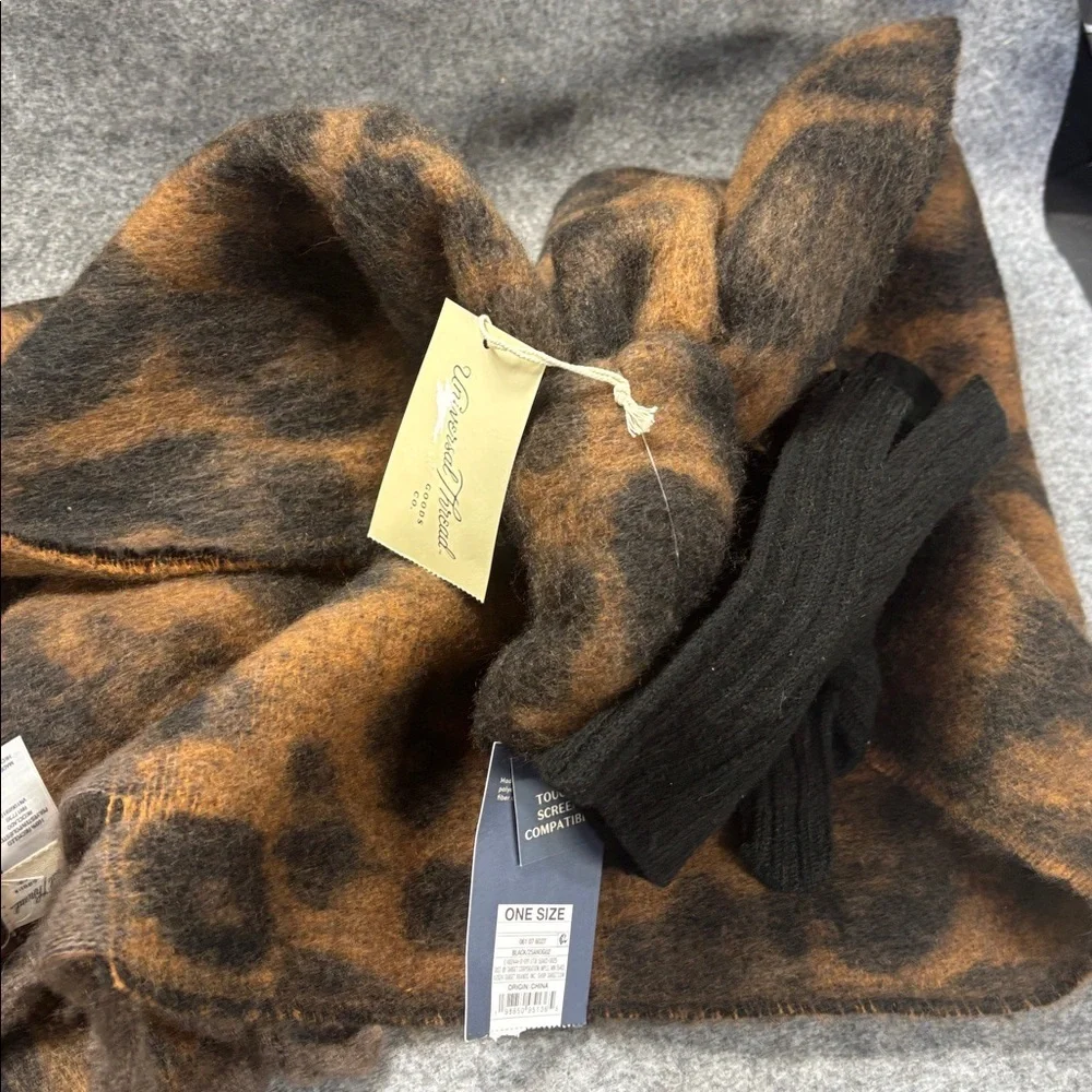 Universal Thread brown&  blk scarff and gloves set animal print NWT